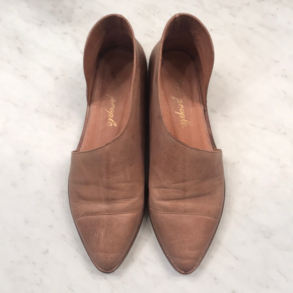Free People ‘Royale’ Pointy Toe Flat - size 35